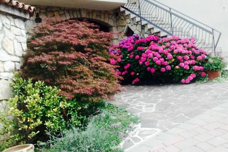 Bed And Breakfast Due Leoni Torri Del Benaco 0*,  Italy