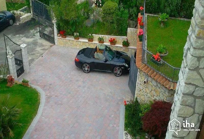 Bed And Breakfast Due Leoni Torri Del Benaco Italy